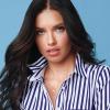 Adriana Lima, craquante en chemise masculine, pose pour Victoria's Secret.