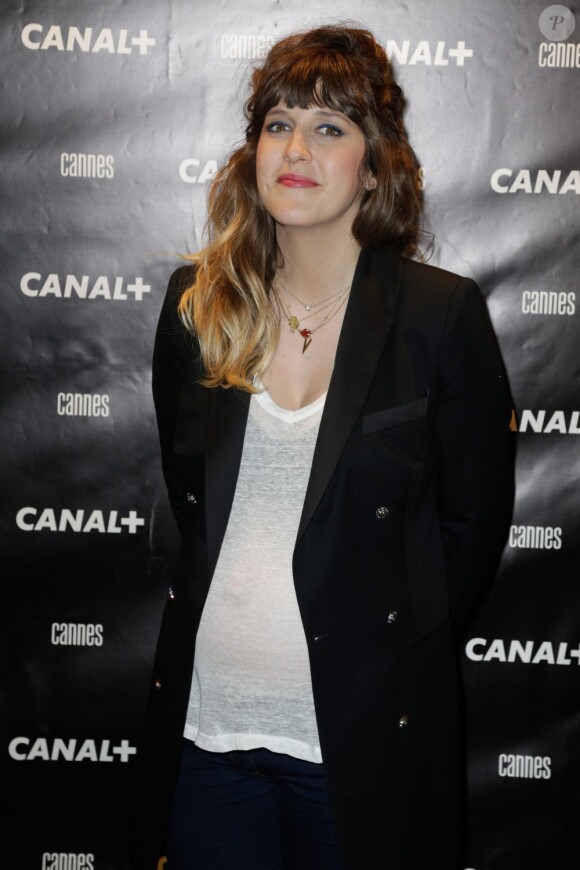 Daphné Bürki, enceinte et rayonnante, lors de la Canal + party durant le 66e Festival de Cannes le 17 mai 2013