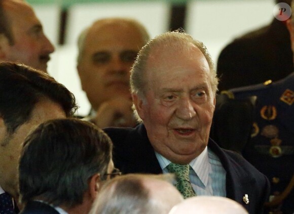 Le roi Juan Carlos Ier d'Espagne, la reine Sofia à ses côtés, présidait le 17 mai 2013 à Santiago Bernabeu la finale de la Coupe du Roi, soldée par la victoire de l'Atletico aux dépens du Real, 2-1 après prolongations.