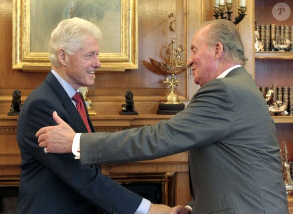 Le roi Juan Carlos Ier d'Espagne recevait le 21 mai 2013 à la Zarzuela l'ancien président Bill Clinton.