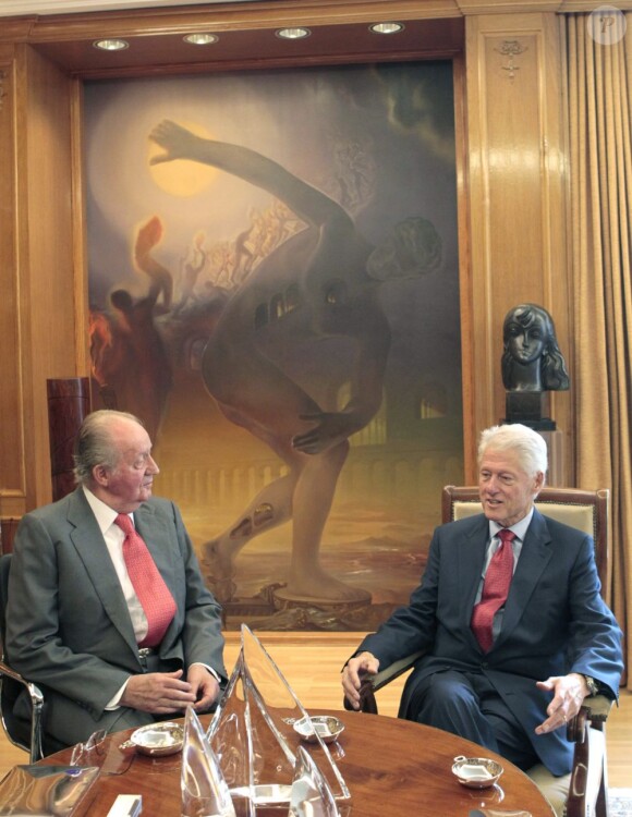 Le roi Juan Carlos Ier d'Espagne recevait le 21 mai 2013 à la Zarzuela l'ancien président Bill Clinton.