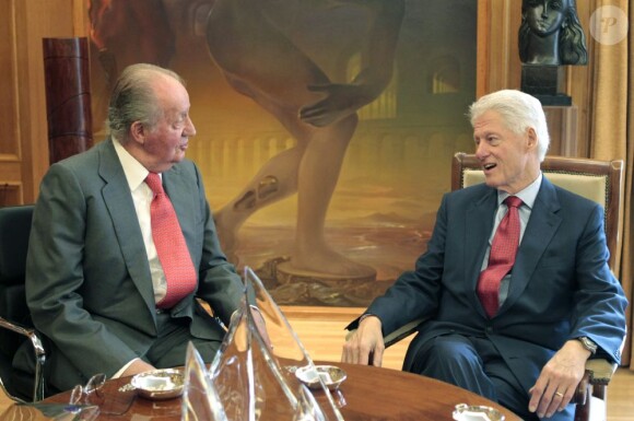 Le roi Juan Carlos Ier d'Espagne recevait le 21 mai 2013 à la Zarzuela l'ancien président Bill Clinton.