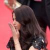 Aishwarya Rai, habillée par Elie Saab, scintille lors de la soirée célèbrant le centenaire du cinéma indien lors du 66e Festival du film de Cannes, le 19 mai 2013.