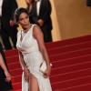 Rosario Dawson sexy et coquine lors de la montée des marches lors du 66e Festival de Cannes le 20 mai 2013.