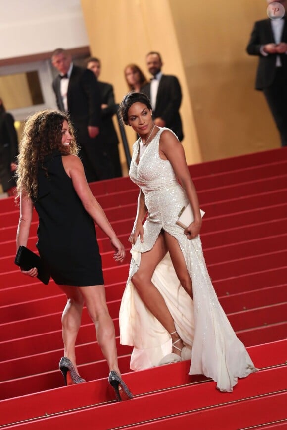Rosario Dawson très sexy pour la montée des marches lors du 66e Festival de Cannes le 20 mai 2013.