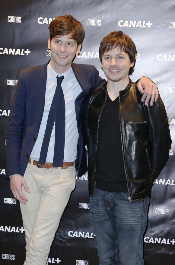 Vincent Glad et Chris Esquerre, collègues de l'émission Le Grand Journal, lors de la soirée Canal lors du Festival de Cannes le 17 mai 2013