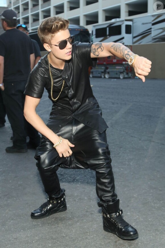 Justin Bieber dans les coulisses de la soirée des Billboard Music Awards au MGM Grand Garden Arena de Las Vegas, le 19 mai 2013.