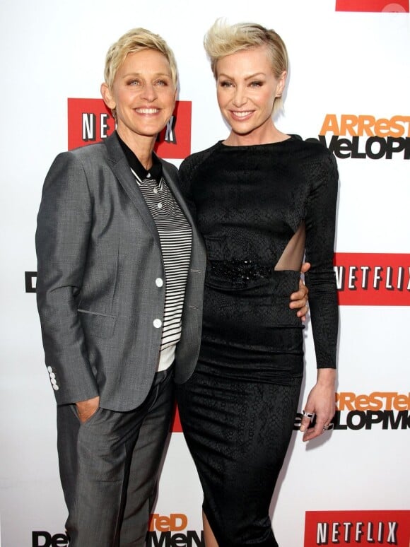 Ellen DeGeneres et sa femme Portia de Rossi à la présentation par Netflix de la saison 4 de Arrested Development à Hollywood, le 29 avril 2013.