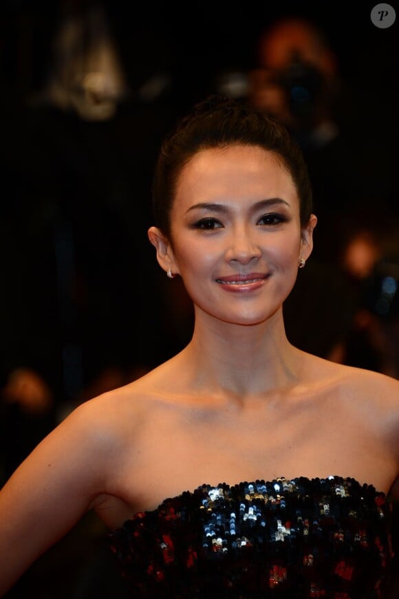 Zhang Ziyi irradie à la montée des marches du film Only God Forgives lors du 66e festival du film de Cannes, le 22 mai 2013.