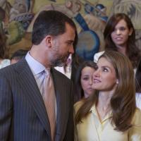 Letizia et Felipe d'Espagne : Amoureux au travail pour leurs 9 ans de mariage