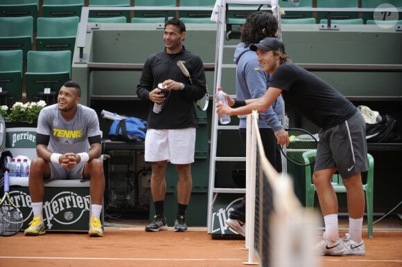 Jo-Wilfried Tsonga à l'entraînement sur la terre rouge de Roland Garros à Paris, le 22 mai 2013