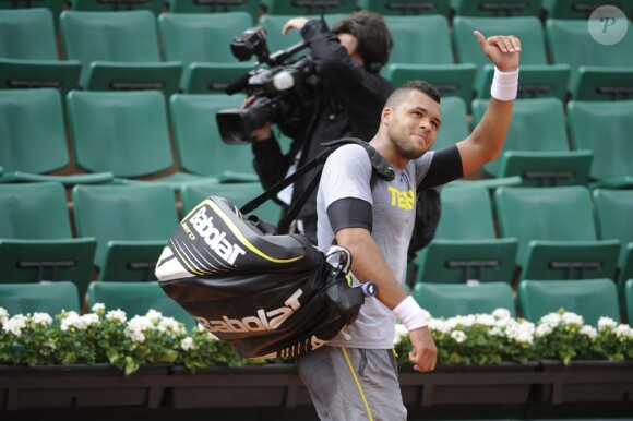 Jo-Wilfried Tsonga à l'entraînement sur la terre rouge de Roland Garros à Paris, le 22 mai 2013