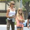 Exclusif - Denise Richards et sa fille Sam Sheen emmènent les jumeaux de Charlie Sheen et Brooke Mueller à leur école à Los Angeles. Le 22 mai 2013