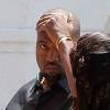 Kanye West s'est pris un panneau de signalisation en pleine tête à Los Angeles, le 10 mai 2013.