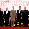 Slimane Dazi, John Hurt, Tilda Swinton, Tom Hiddleston et Jim Jarmusch lors de la montée des marches du film "Only Lovers left alive" lors du 66eme Festival du film de Cannes le 25 mai 2013