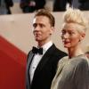 Tom Hiddleston et Tilda Swinton lors de la montée des marches du film "Only Lovers left alive" lors du 66eme Festival du film de Cannes le 25 mai 2013