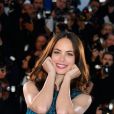 Bérénice Bejo posant avec son prix d'interprétation pour Le Passé au Festival de Cannes le 26 mai 2013