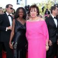 Roselyne Bachelot lors de la montée des marches du Festival de Cannes. Le 25 mai 2013. L'ex-femme politique et animatrice a décidé elle aussi d'en mettre plein la vue avec une robe flashy.