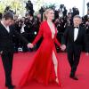 Les avis sont partagés concernant la tenue d'Emmanuelle Seigner. Elle portait une robe rouge Alexandre Vauthier à la fois sublime et trop décolletée lors de la montée des marches du Festival de Cannes. Le 25 mai 2013.