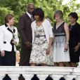 Michelle Obama au cimetière d'Arlington afin de rendre hommage aux soldats américains lors du "Jour du souvenir" de toutes les guerres menées par les États-Unis. Lundi 27 mai 2013 à Washington.