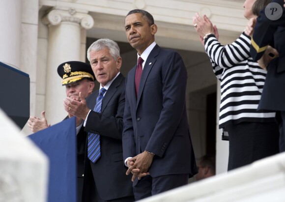 Le président des États-Unis Barack Obama au côté de Charles Hagel, secrétaire de la Défense, lors de son discours pour le "Jour du souvenir" de toutes les guerres menées par les États-Unis. Lundi 27 mai 2013 à Washington. 