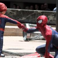 Andrew Garfield : Complice et adorable avec son mini-double Spider-Man