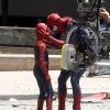 Andrew Garfield et son acolyte Jorge Vegas très complices sur le tournage de The Amazing Spider-Man 2 à New York City, le 27 mai 2013.