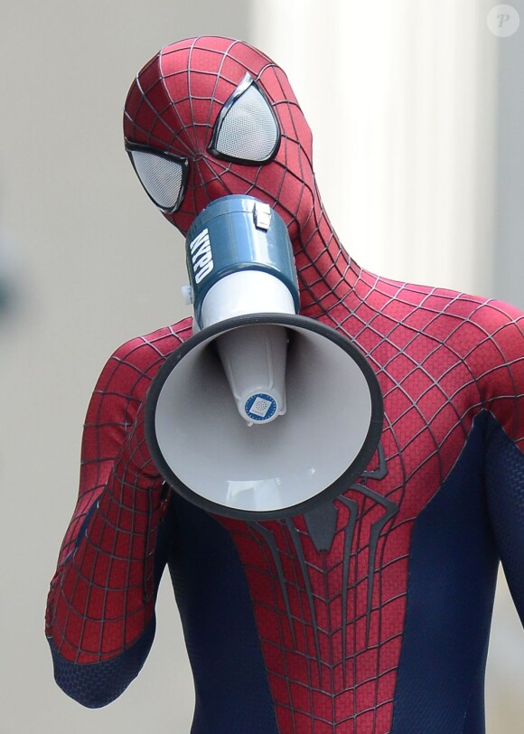 Andrew Garfield pendant le tournage de The Amazing Spider-Man 2 à New York City, le 27 mai 2013.