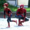 Andrew Garfield et Jorge Vegas sur le tournage de The Amazing Spider-Man 2 à New York City, le 27 mai 2013.
