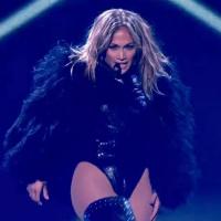 Jennifer Lopez : Terriblement sexy pour enflammer l'Angleterre et ses talents