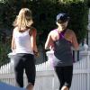 Exclusif - Reese Witherspoon en plein jogging avec sa coach personnelle à Brentwood, le 29 mai 2013.