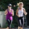 Exclusif - Reese Witherspoon en jogging avec sa coach personnelle à Brentwood, le 29 mai 2013.