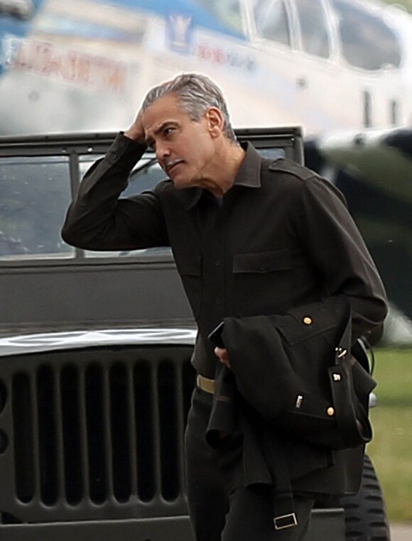 George Clooney sur le tournage de son film Monuments Men à Duxford, le 31 mai 2013.