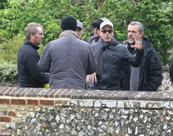 George Clooney donne ses consignes sur le tournage de Monuments Men dans le comté du Buckinghamshire, le 30 mai 2013.