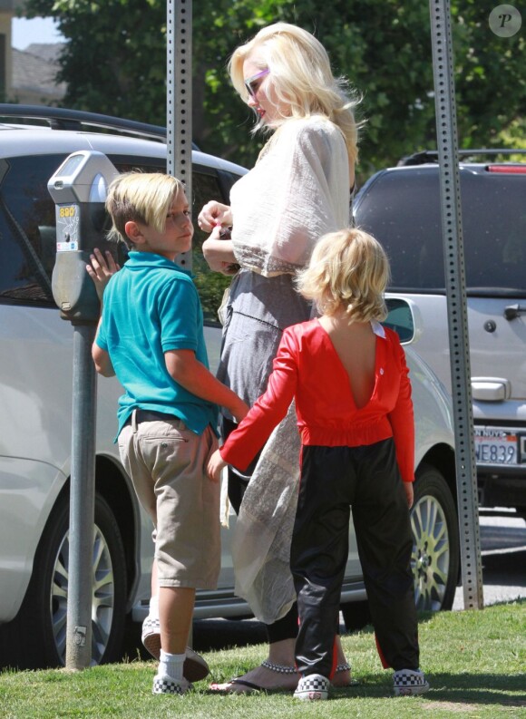 Gwen Stefani emmène ses fils Zuma et Kingston manger une glace à Los Angeles, le 30 mai 2013.