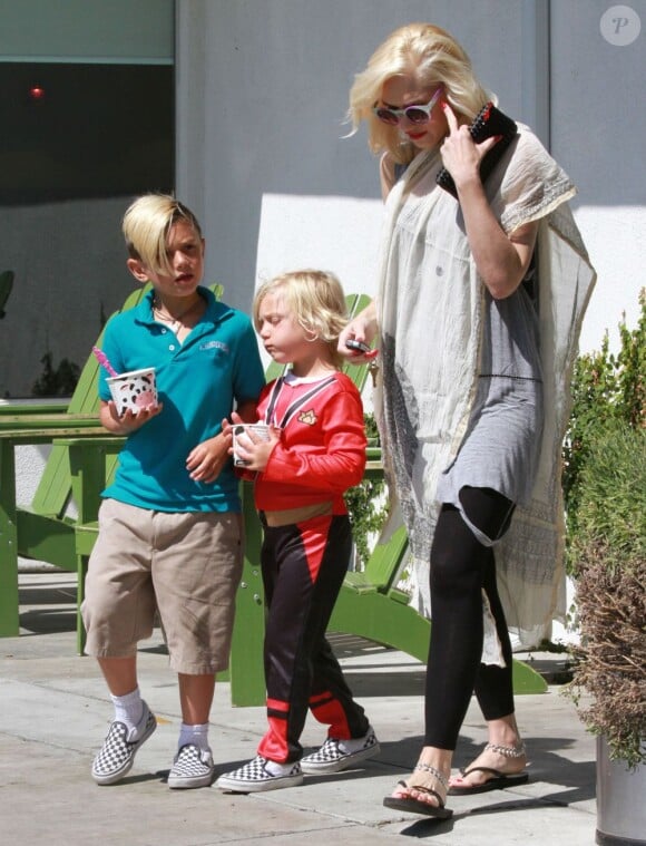 Gwen Stefani emmène ses fils Zuma et Kingston manger une glace à Los Angeles, le 30 mai 2013.