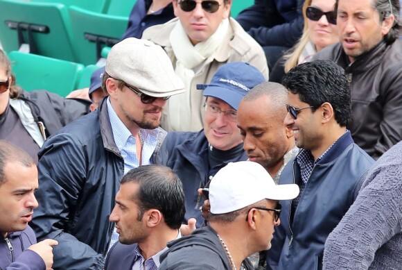 Leonardo DiCaprio et Nasser al-Khelaifi lors du match entre Jo-Wilfried Tsonga et Victor Troicki le 2 juin 2013 lors du 8e jour de Roland-Garros