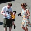 Wayne Rooney pourvait compter sur son épouse Coleen pour s'occuper de son garçon Kai, qui voulait prendre place dans était accompagné de ses deux garçons, Kai et le petit Klay, le 4 juin 2013 à Alderley Edge, lors d'une sortie shopping