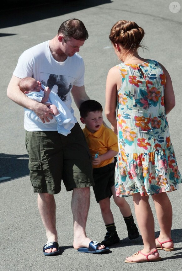 Wayne et Coleen Rooney se sont offert une sortie shopping en compagnie de leurs enfants Kai et Klay sous le soleil d'Alderley Edge, le 4 juin 2013