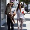 Alessandra Ambrosio accompagnée de sa fille Anja et son fiancé Jamie Mazur le 8 juin 2013 en balade à Santa Monica