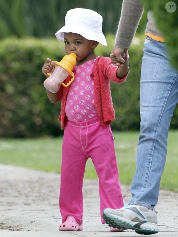 Exclusif - Kristin Davis emmène la petite Gemma Rose au parc à Brentwood, le 9 Juin 2013.