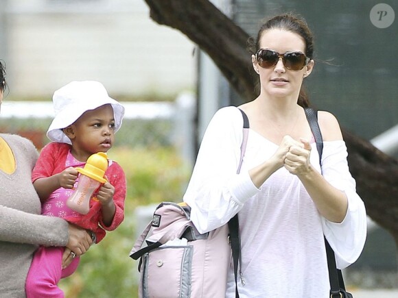 Exclusif - Kristin Davis emmène sa fille Gemma Rose au parc à Brentwood, le 9 Juin 2013.