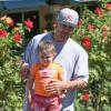 Kevin Federline et sa chérie Victoria Price se sont promenés avec leur fille Jordan à Calabasas Commons à Los Angeles, le 9 juin 2013.