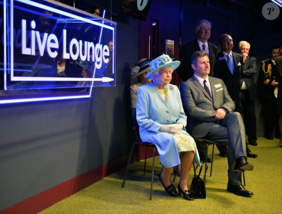 La reine Elizabeth II inaugurait le 7 juin 2013, jour de l'opération de son époux le duc d'Edimbourg, les nouveaux locaux de la BBC à Londres.