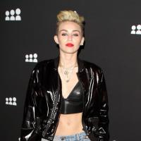 Miley Cyrus rock'n'roll et solo pour MySpace face à Kelly Osbourne amoureuse