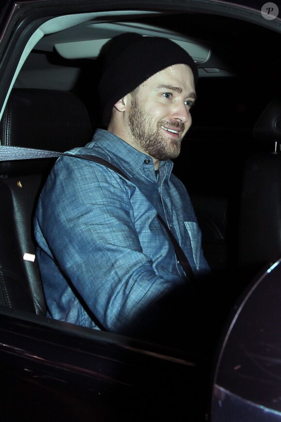 Justin Timberlake arrivé en taxi à la soirée MySpace à Los Angeles, le 12 juin 2013.