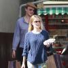 Jason Segel et Bojana Novakovic faisant des courses à Los Angeles le 9 juin 2013