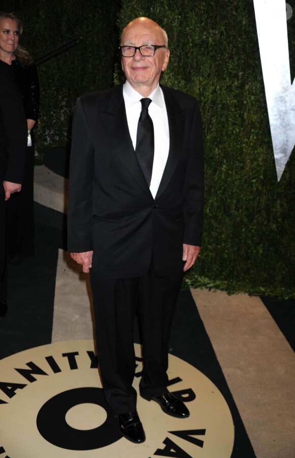 Rupert Murdoch pose à la 85e cérémonie des Oscars à Hollywood, le 24 février 2013.