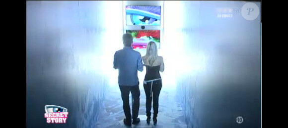 Sonja et Guillaume dans le couloir numérique dans Secret Story 7, vendredi 14 juin 2013 sur TF1