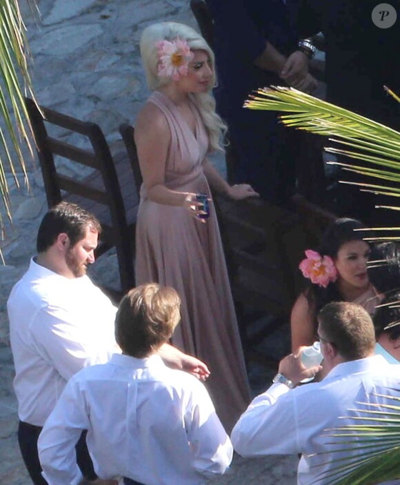 Exclu - Lady Gaga, demoiselle d'honneur au mariage de sa meilleure amie à Cabo San Lucas au Mexique, le 8 juin 2013.
